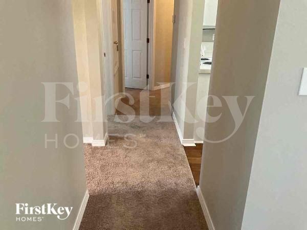 Foto del edificio - 1242 Summit Oaks Dr E