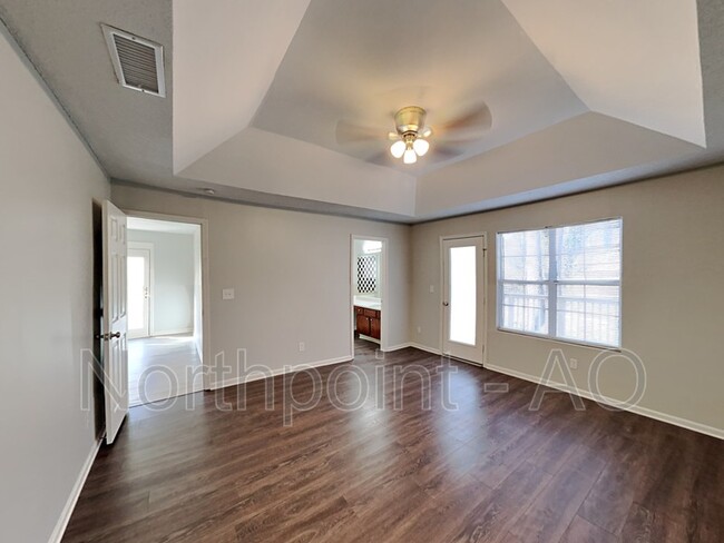 Building Photo - 2378 Clare Ct SW