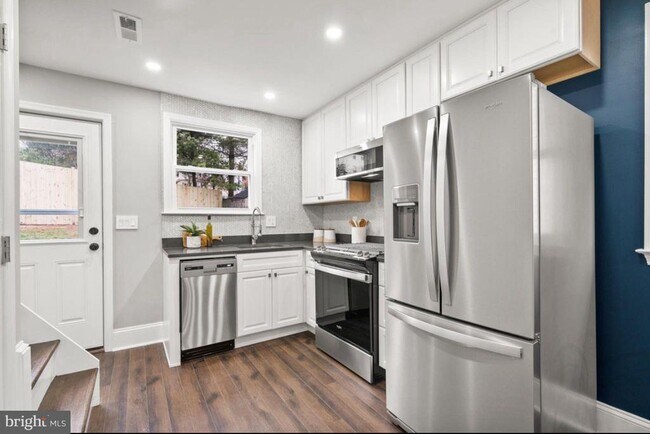 Foto del edificio - 612 44th St NE