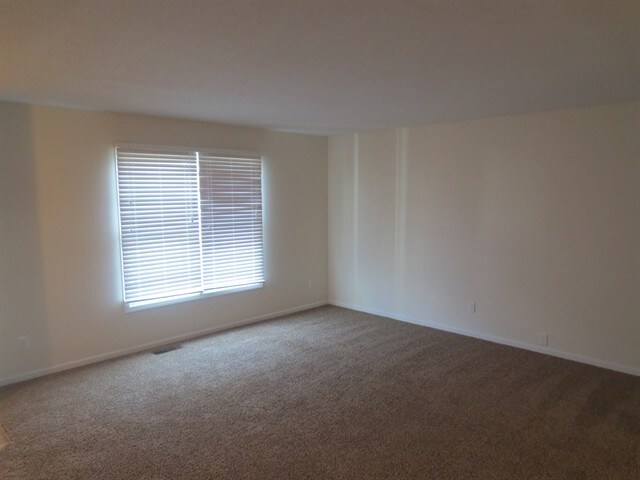 Foto del edificio - 437 Hunters Ct