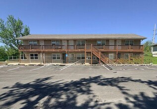 Building Photo - 1405 Neil Ln