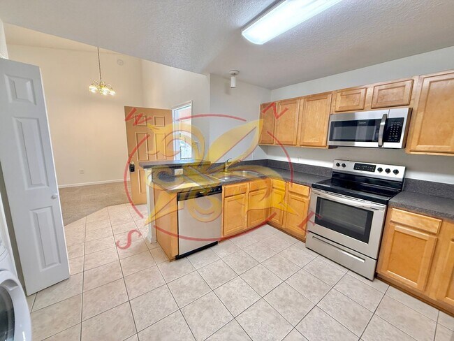 Building Photo - Manotak Oaks - 3/2 Upstairs Condo