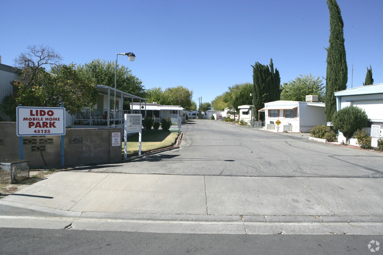 Lido Mobile Home Park Apartments in Lancaster, CA