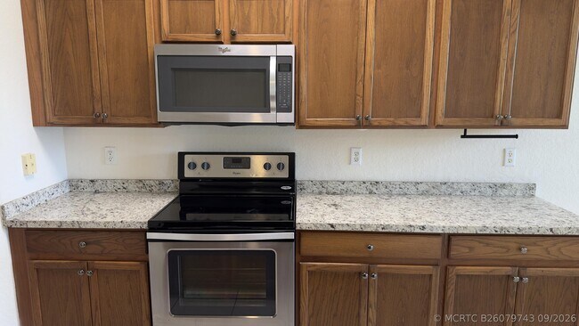 Building Photo - 3042 Grandiflora Dr