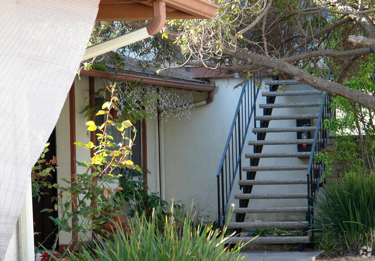 Building Photo - 2608 W Orion Ave