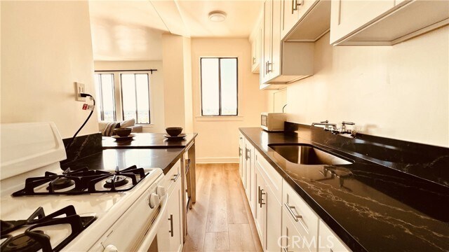 Foto del edificio - 315 W 3rd St