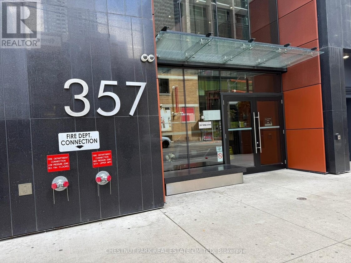 Primary Photo - 357 King St W