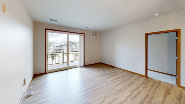 Howard Commons 2.2 Standard, Living - Howard Commons