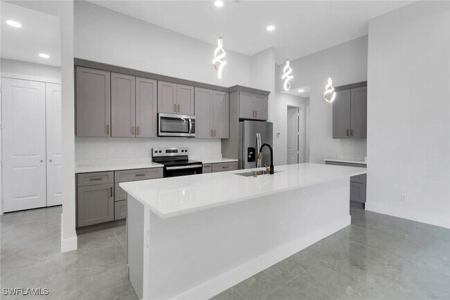 Building Photo - 3803 1st St SW