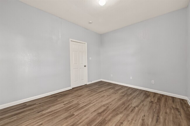 Foto del edificio - 8211 Parnell St