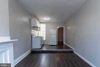 Building Photo - 3617 N Sydenham St