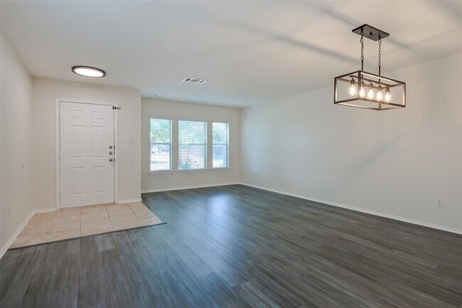 Building Photo - 1301 Water Spaniel Way