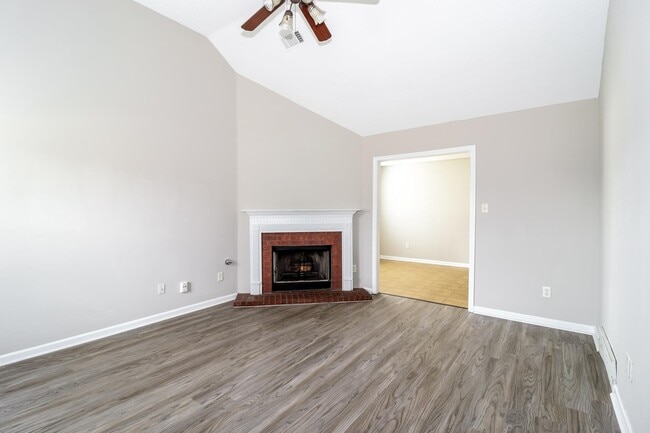 Building Photo - 1052 Cross Wood Ln
