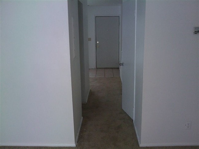 Building Photo - 3405 Kenbrooke Ct