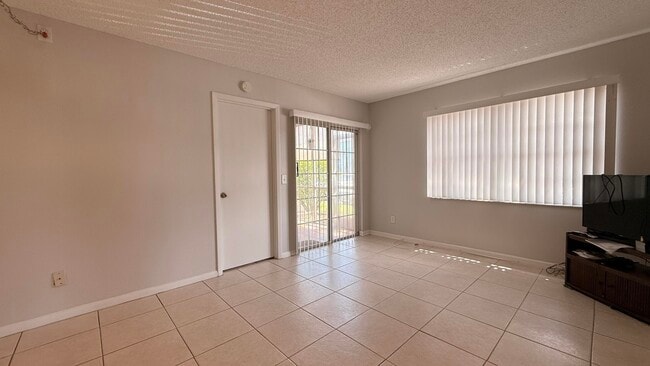Foto del edificio - 1694 SE Green Acres Cir