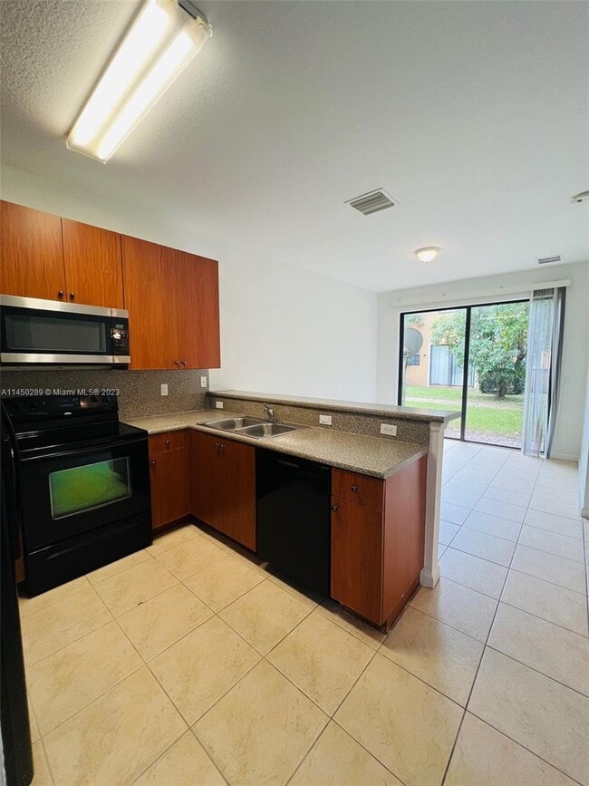 Building Photo - 1698 SW Via Rossa