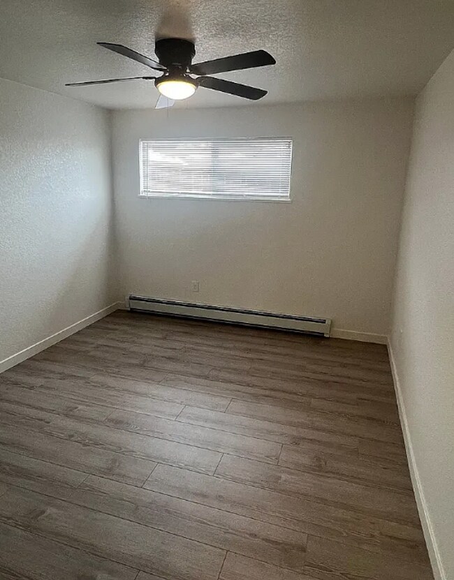 Foto del edificio - Beautiful 2 Bed Apartment with Reserved Parking Spots