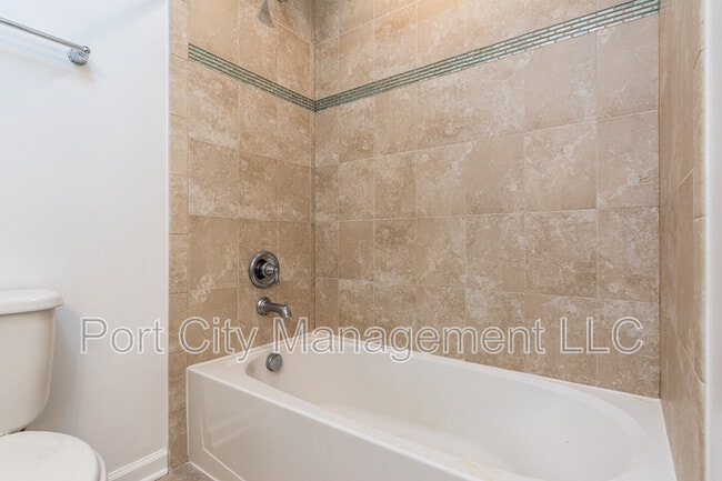 Building Photo - 4519 Foster Ave