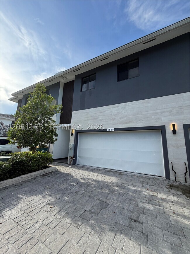 Foto del edificio - 4655 SW 32nd Ave
