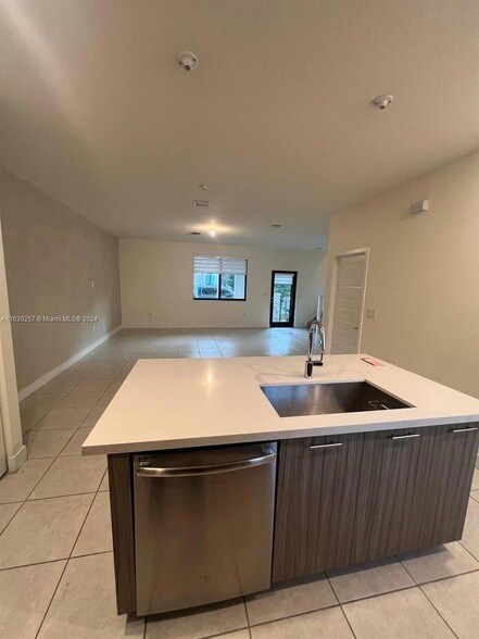 Foto del edificio - 4675 NW 84th Ave