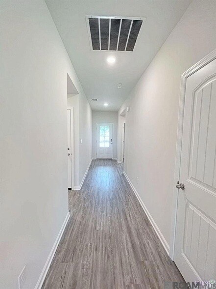 Foto del edificio - 629 Correns Ln