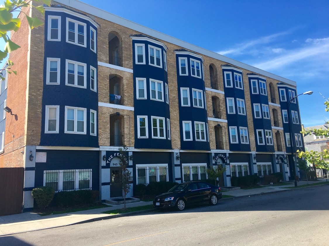 Outside View - 945 W Ferry St
