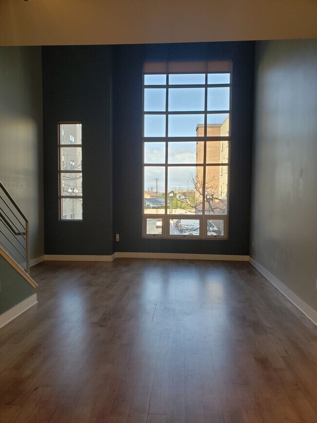Building Photo - OPEN HOUSE:  Saturday, May 11, 3PM to 5PM!...