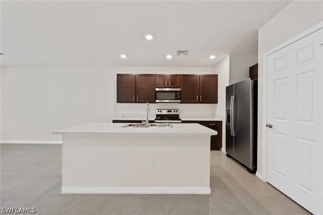 Foto del edificio - 15071 Wildflower Cir