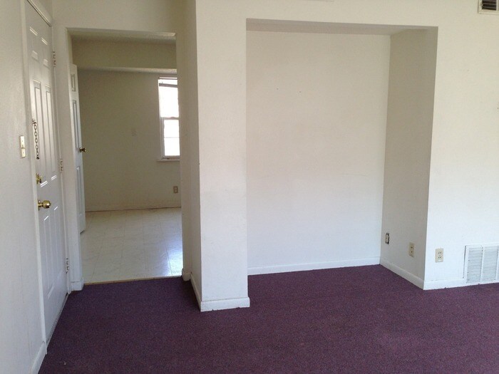 2021 S Elm St, Pittsburg, KS 66762 House for Rent in Pittsburg, KS