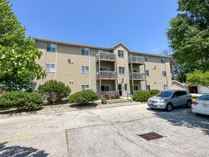 Building Photo - Willow Run