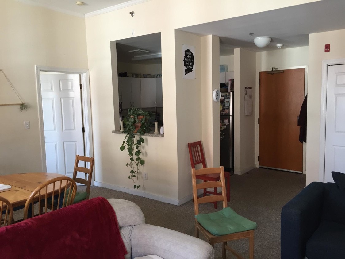 Primary Photo - 16 Davis Ave