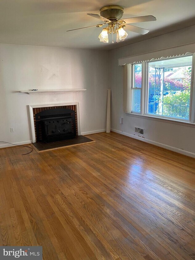 16 Rd, Walkersville, MD 21793 House Rental in Walkersville