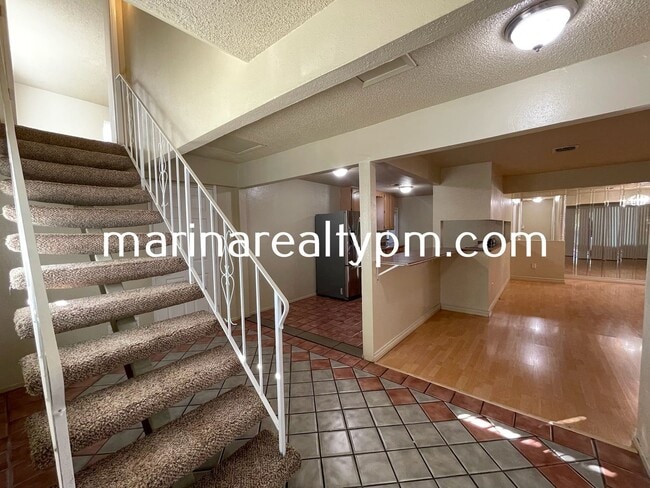 Building Photo - 4 Bedroom 2 Bath Single Family Home