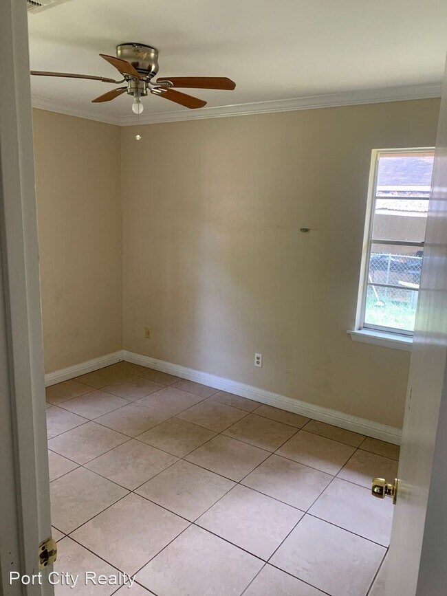 Foto del edificio - 3 br, 1.5 bath House - 463 Dixon Ave
