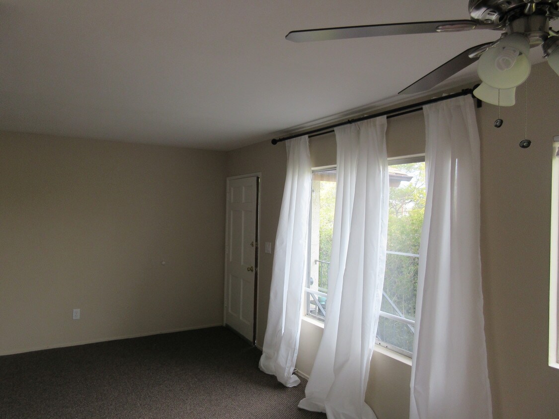Foto principal - 4369 Cleveland Ave