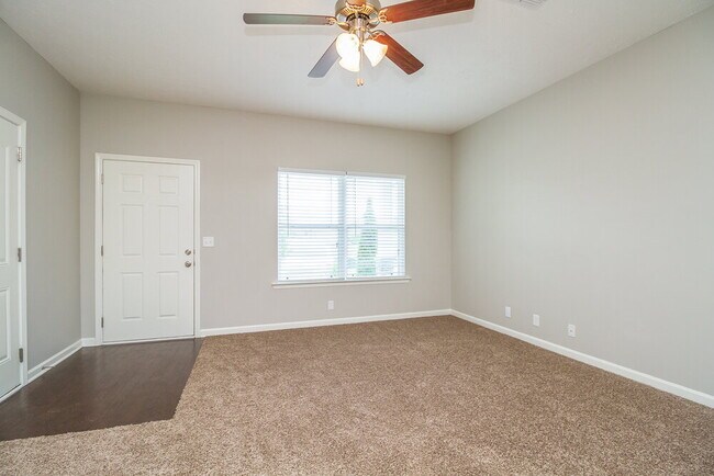 Building Photo - 2527 Salem Glen Xing