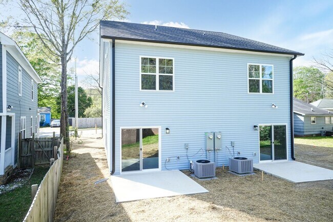 Foto del edificio - Brand NEW Three Bedroom Home!