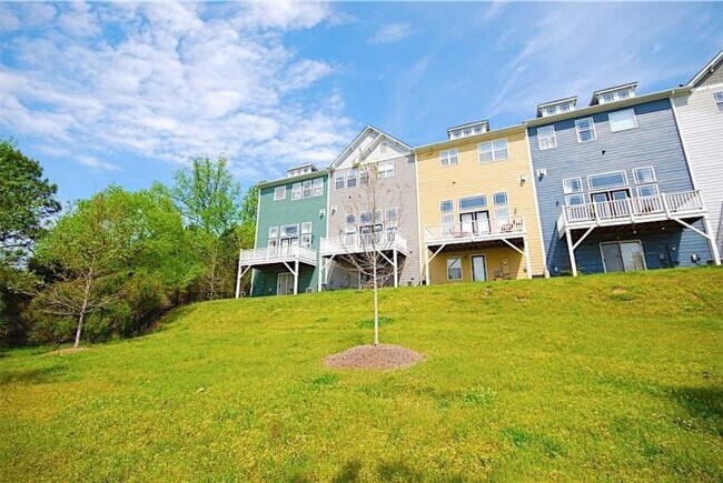 Building Photo - 3 bedroom in Cary NC 27519