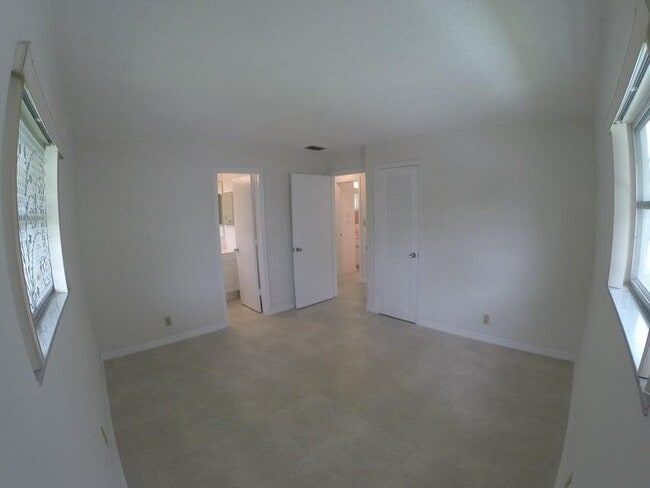 Building Photo - 4610 NW 47th St