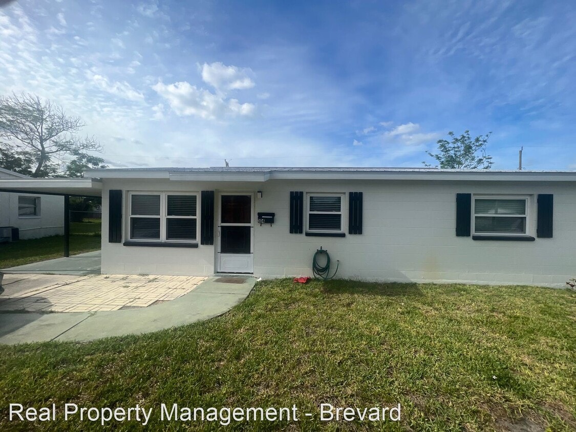 Primary Photo - 4 br, 2 bath House - 304 Crown Blvd