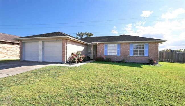 Building Photo - 2521 Ironclad Dr