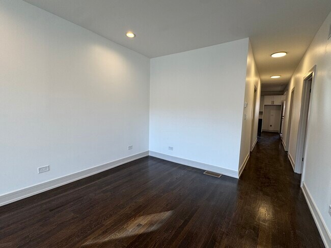 Foto del edificio - 7812 S Paxton Ave