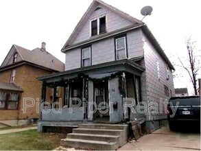 Building Photo - 15 W Iroquois St