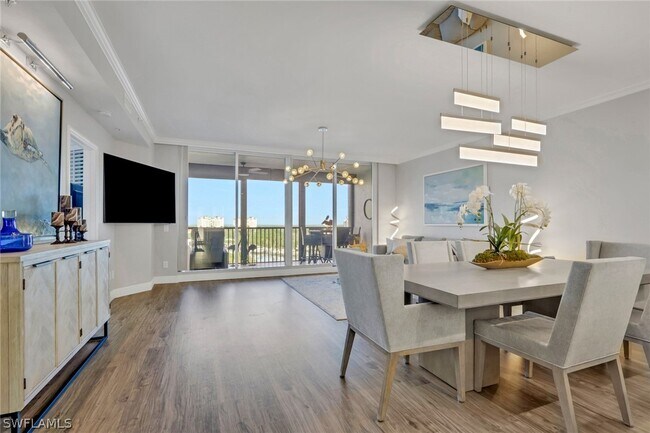 Foto del edificio - 420 Cove Tower Dr