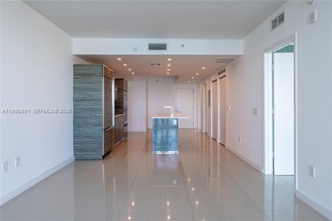 Foto del edificio - 460 NE 28th St