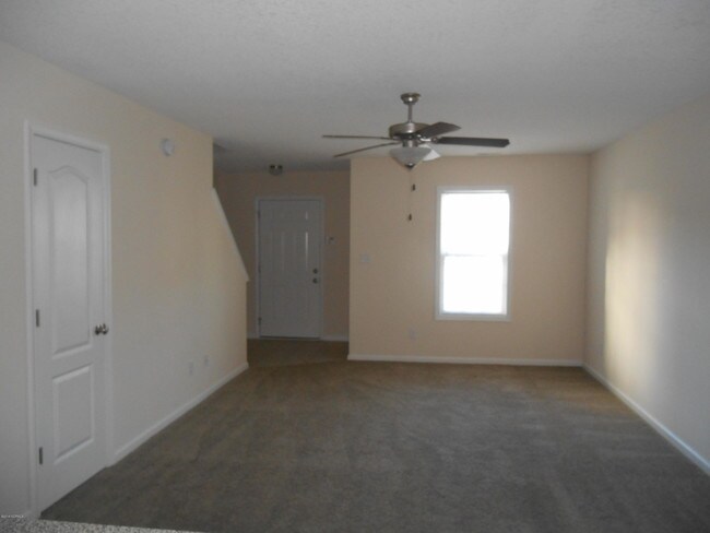 Foto del edificio - 118 Murrow Ln