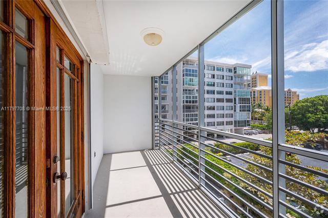 Building Photo - 301 Sunrise Dr