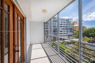 Building Photo - 301 Sunrise Dr