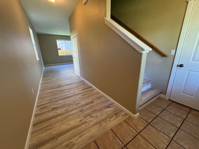 Building Photo - SW Duplex close to the Old Mill District