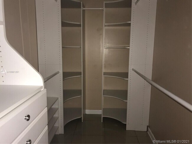 Foto del edificio - 5132 SW 121st Ave